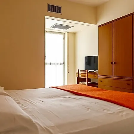 Hotell La Fonte A 300m Uscita A14 Pescara Nord