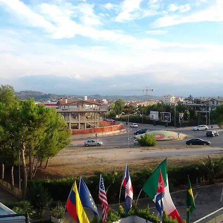Hotel La Fonte A 300m Uscita A14 Pescara Nord 3*